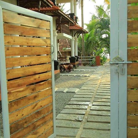 Woodhouse Beach Resort Varkala Kültér fotó